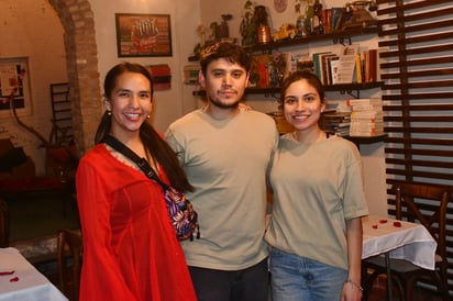 Estefanía Marrufo, Ángel Santana y Ana Paola Castañeda.