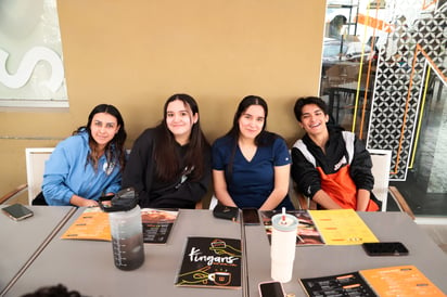 Marlene Rodríguez, Laila Estrada, Mara Castañeda y Sebastián Hinostroza.