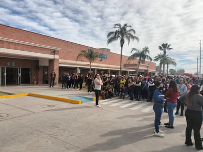 Incendio en empresa de Torreón (CORTESÍA) 