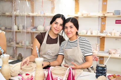 Tania Herrera y Salma Herrera.