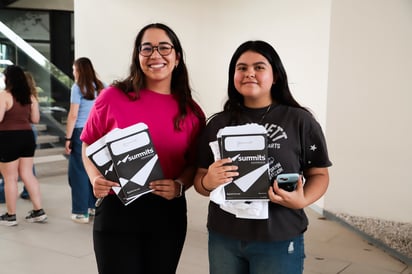 Jessica Sánchez y Gaby Garay