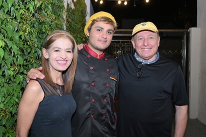 Nancy Aguirre y Estefanía Marrufo.