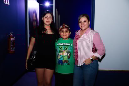 Mariana, Maximo y Marcela.