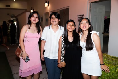 Danna García, Elías Iturriaga, Romina Cruz y Zara Roque