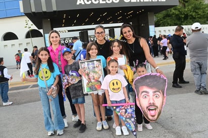 Con pancartas y sonrisas, familias y amigos vivieron una tarde inolvidable junto a Fede Vigevani.