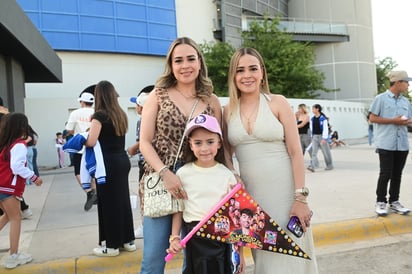 Danya, Daniela y Bárbara.