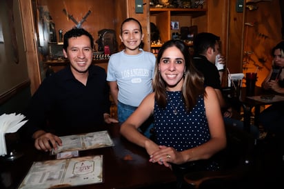 Saúl, Ana Valeria y Arlette.