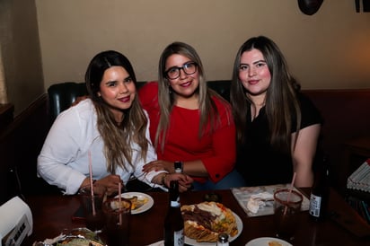 Karla, Diana y Areli.