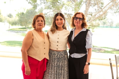 Verónica Martínez, Pamela Huerta y Elizabeth Gutiérrez.