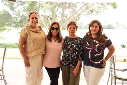 Mayela, Pilar, Martha y Mireya.