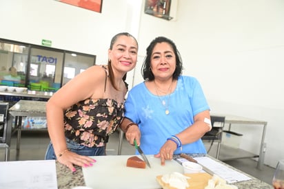 Rosalva Ronquillo y Diana Domínguez.