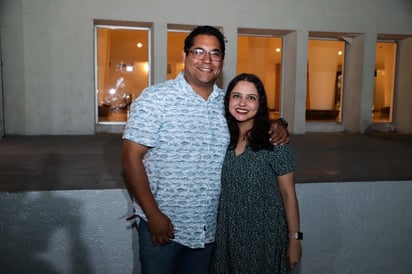 César Hinojosa y Karina Alonso.
