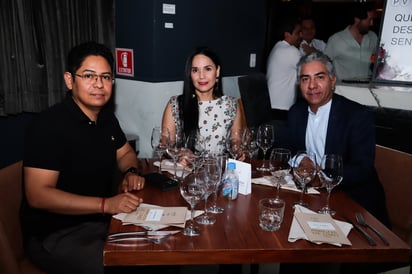 Julián Martínez, Yazmín Hernández y Juan Castillo