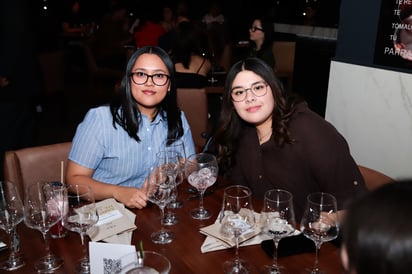 Erisbe Nájera y Sabrina Martínez.