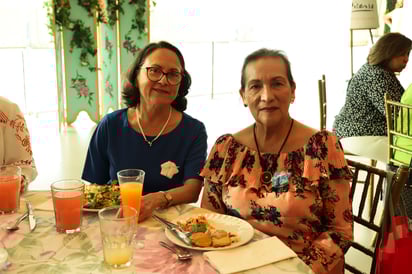 Regina Castillo y María Inés Barraza.