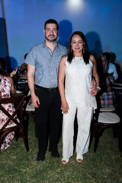 Rómulo Ruiz e Isis García.
