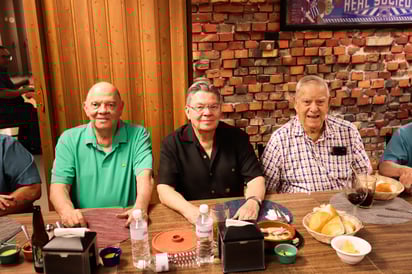 Carlos Sánchez, Héctor Sánchez y Javier Iriarte.
