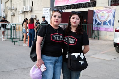 Laura Saldivar y Valeria Saldivar.
