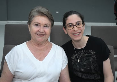 Luz María y María. 