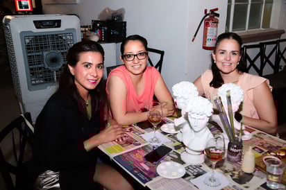 Karina Páez, Claudia Ayala y Rocío Rodríguez.