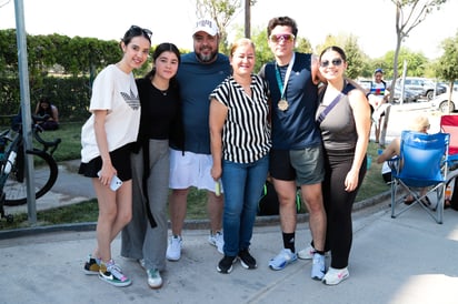 Daniela, Cynthia, Juan, Vero, Ángel y Ana.