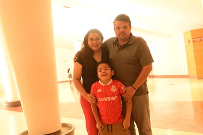 Mayra, Roman y Sergio.
