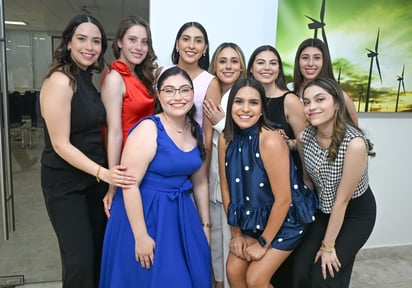 Graduadas en Ingenieria Industrial.
