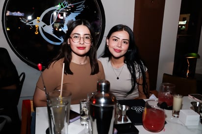 Ángela Montelongo y Pamela Soto.