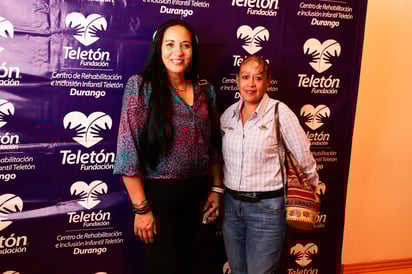 Esperanza Salas y Angélica Saucedo.