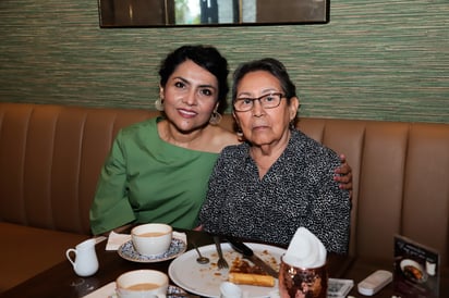 Gaby Vázquez y Mina Castro.