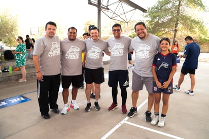 Sergio, Vicente, Alexis, Arturo, Alex y Ximena.
