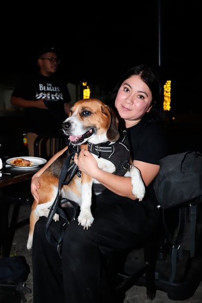 Marichuy con Señor Manchas.
