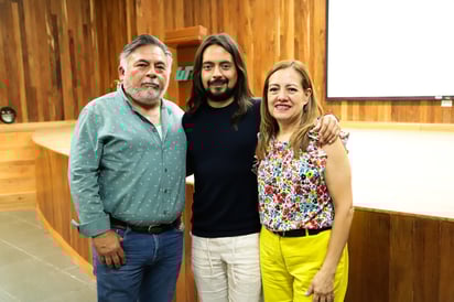 Víctor Manuel Armijo Aguilera, Víctor Manuel Armijo Gómez y Laura Gómez.