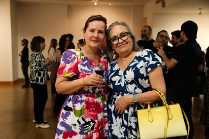 Martha del Río y Esther Valdés.