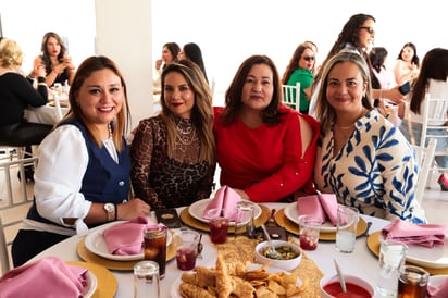 Karime Marrufo, Pili Llamas, Miriam Compeán y Brenda Llamas. 