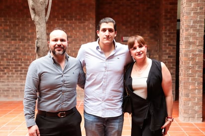 Christian Sánchez, Ricardo Hurtado y Verónica Vega.