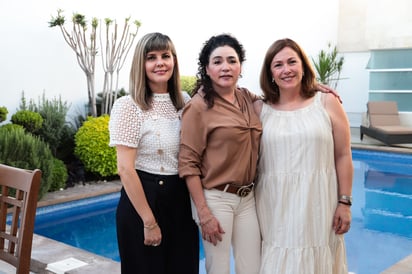 Elena, Carmen y Cristy.
