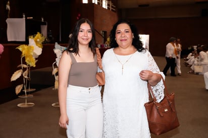 María y Nancy.