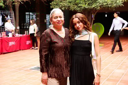 Angélica Cárdenas y Jocelyn Martínez.
