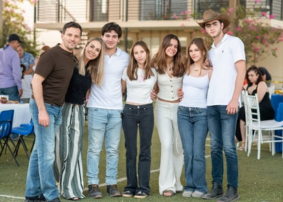 Xavier, Claudia, Fernando, María, Reny, Eva y Emiliano.