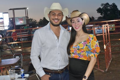 Carlos González y Lizbeth Amador.