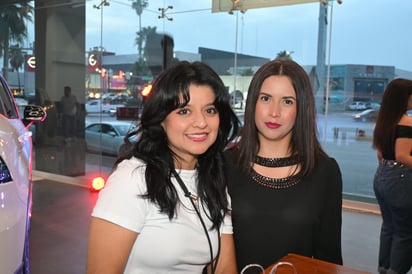 Almendra Castillo y Daniela Rentería.