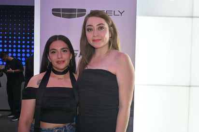 Diana Torres y María Chávez.