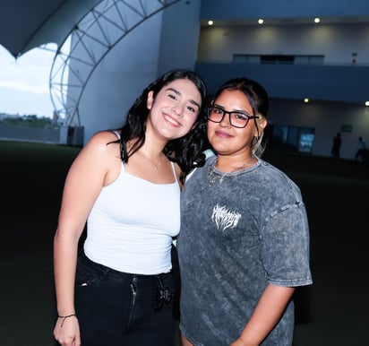 Alejandra Parrilla y Elizabeth Medina.