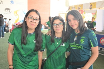 Isabella, María y Regina.