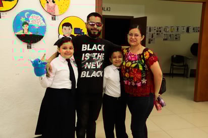 Andrea Ximena Salas, Ricardo Salas, Ricardo Andrés Salas y María de Jesús González.