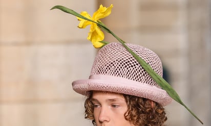 Diseño por Walter Van Beirendonck durante Paris Fashion Week 2025. Foto: EFE