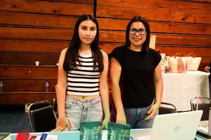 Eliza Nava y Janeth Arenas.