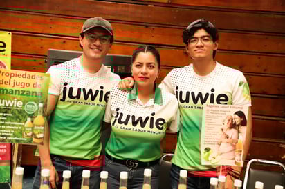 Ángel Sánchez, Minerva Hernández y Rodrigo Sánchez.