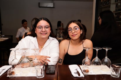 Karehline Reséndiz y Milca Martínez.